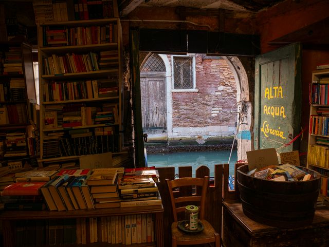 4__Libreria_Acqua_Alta.jpg