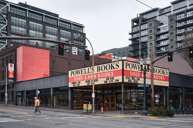 5__Powell_s_City_of_Books.jpg
